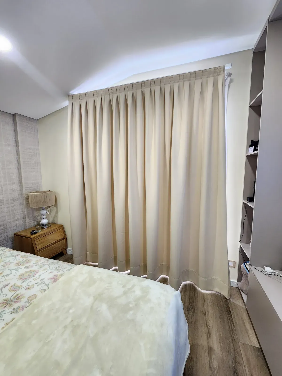 Cortina Prense Plano — instalación 2