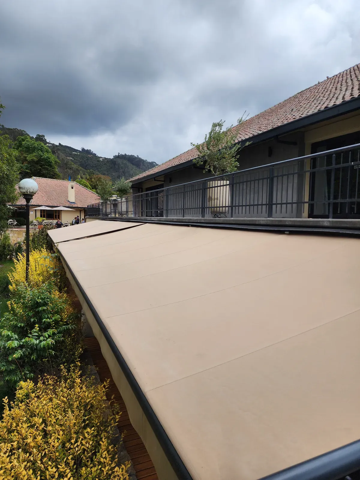 Toldo Brazos Extensibles — instalación 2