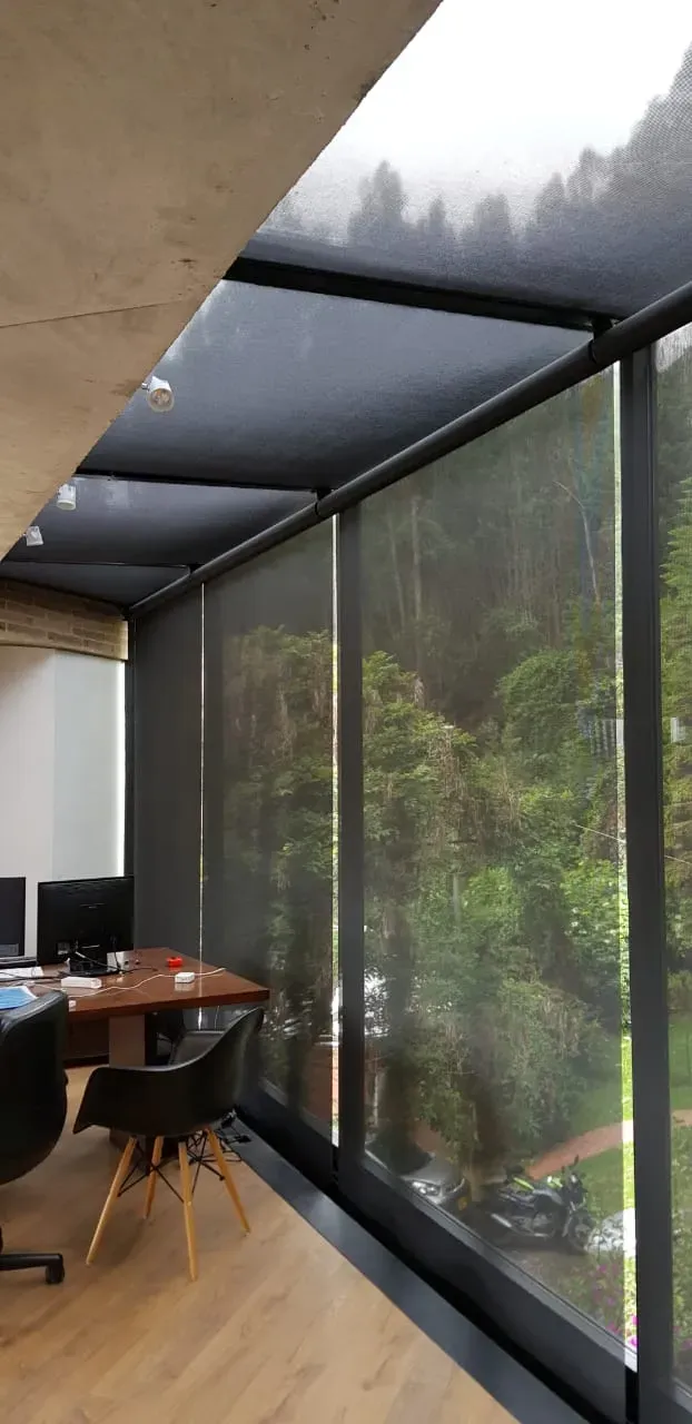 Cortina para claraboya — Bastidor fijo — instalación 3