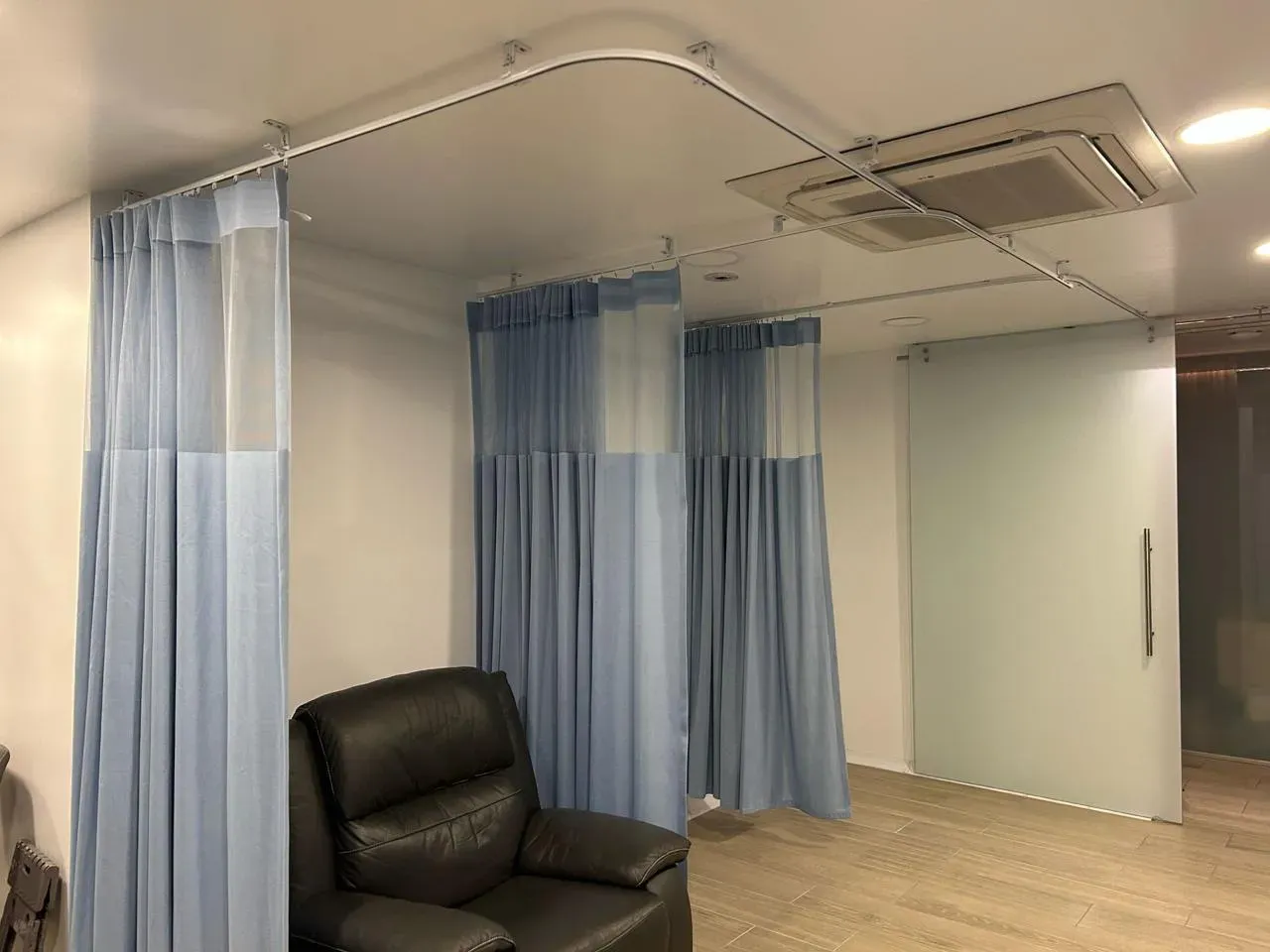 Cortina Hospitalaria — instalación 3