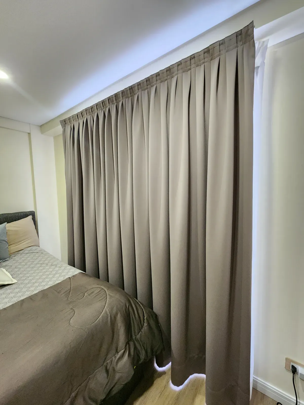 Cortina Prense Plano — instalación 4
