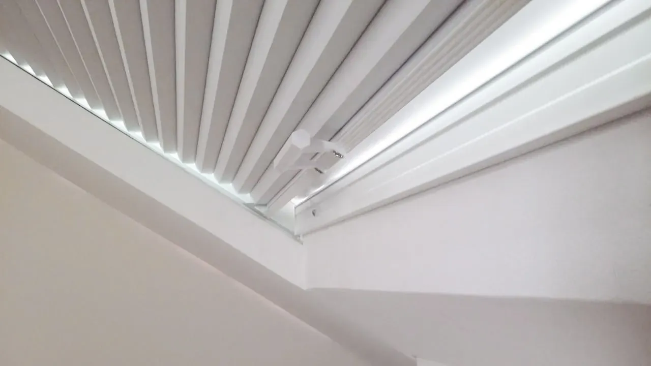 Cortina para claraboya — Celular para claraboya — instalación 2