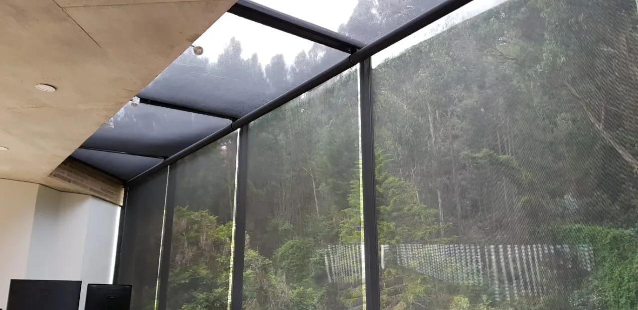 Cortina para claraboya — Bastidor fijo — instalación 5