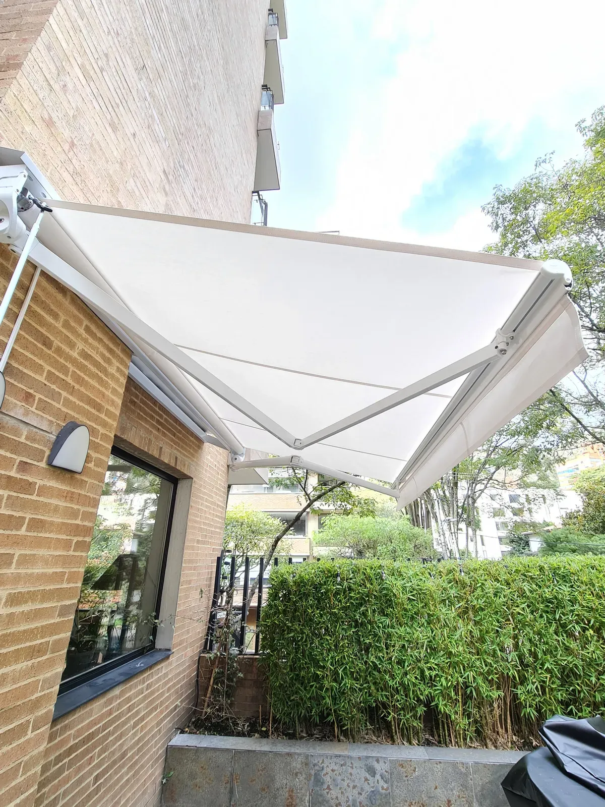 Toldo Brazos Extensibles — instalación 6