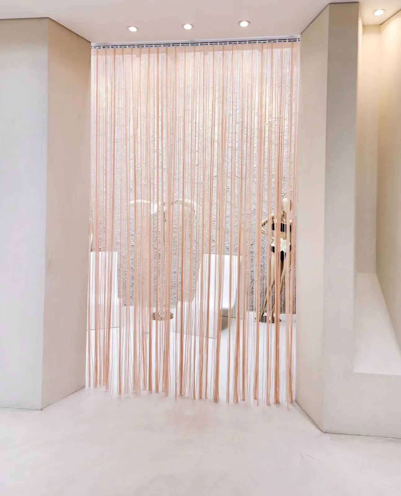 Strings — instalación 11
