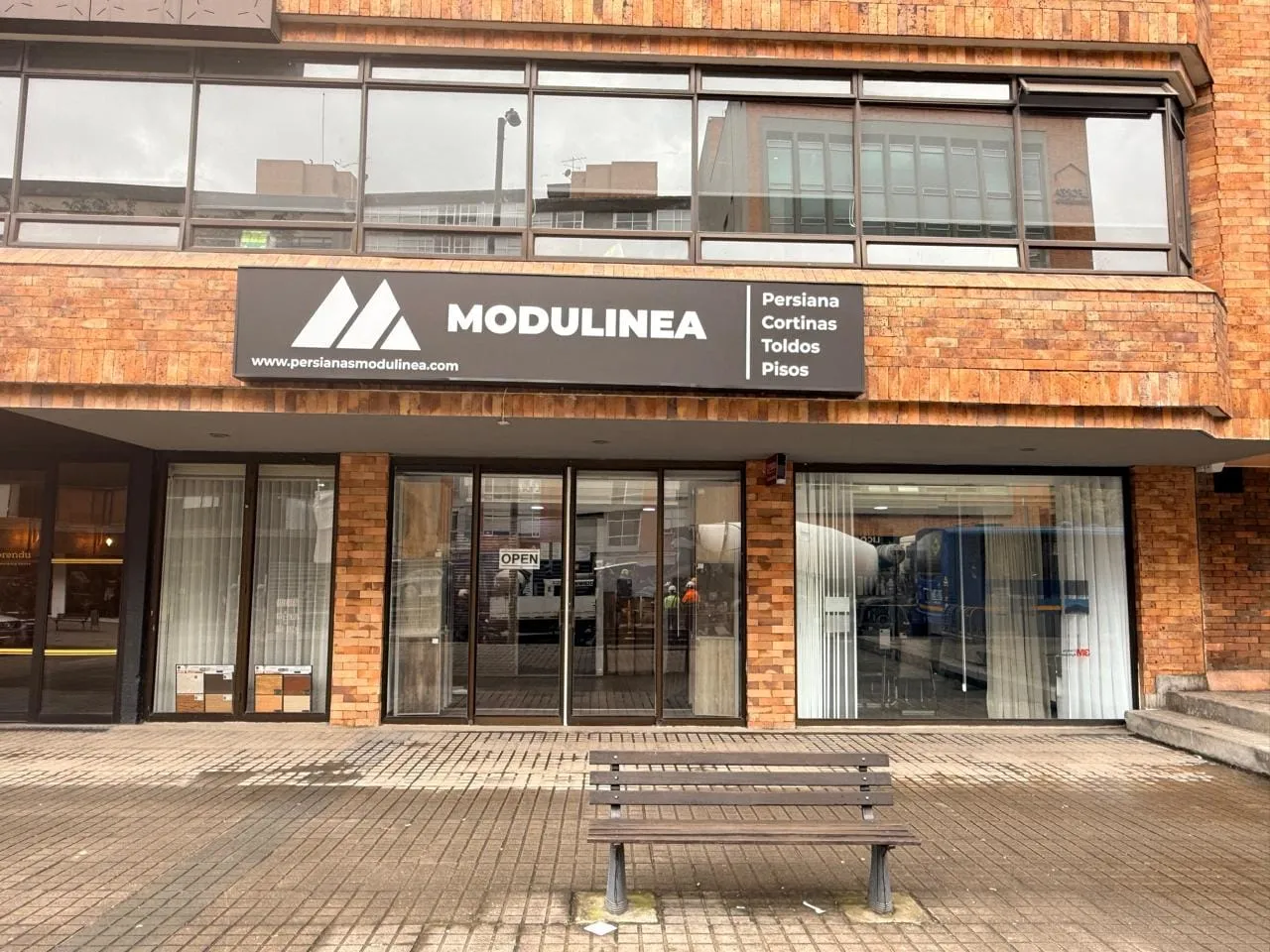 Equipo de Persianas Modulinea
